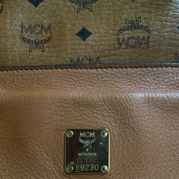 PRE LOVED COGNAC MCM SHOULDER BAG - Picture 8 of 8